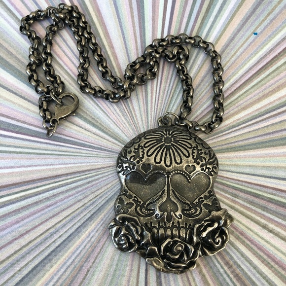 Sugar Skull Necklace Dia de Los Muertos in edgy Gun Metal Finish - Picture 3 of 5